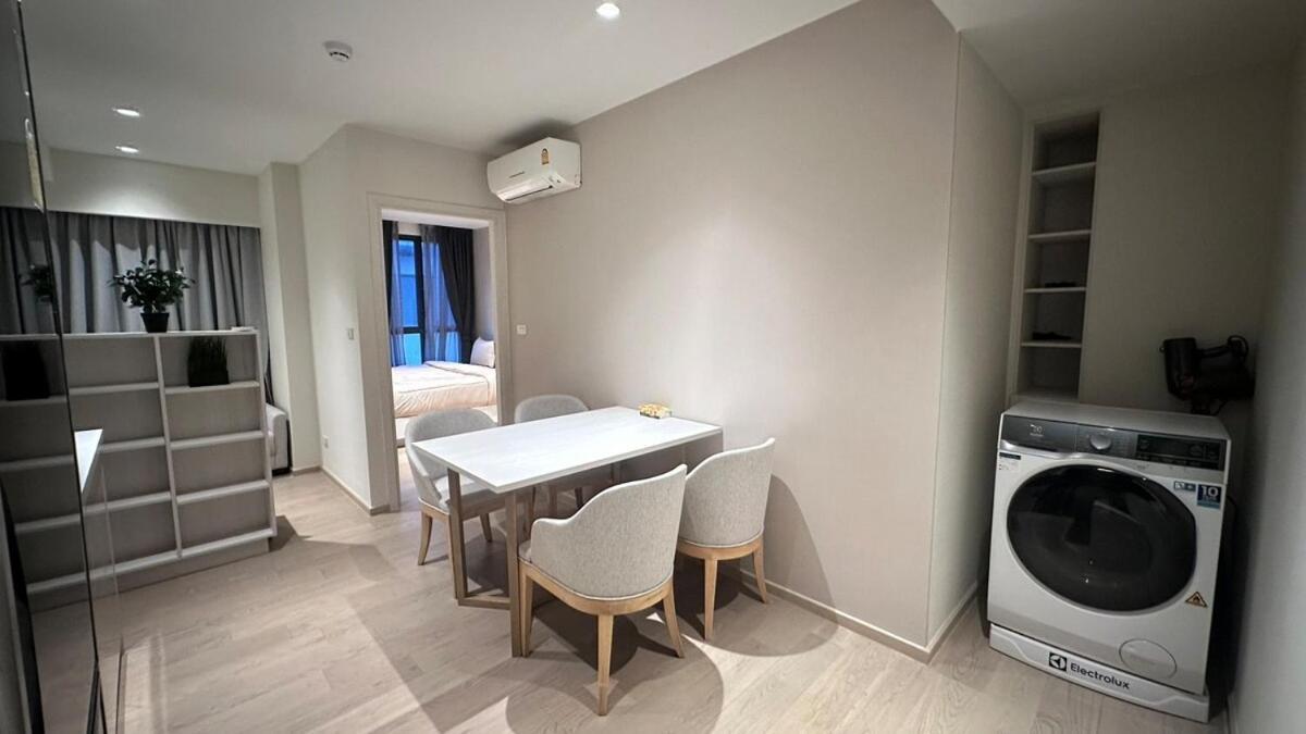 Paradise Condo-perfect Location Apartment *