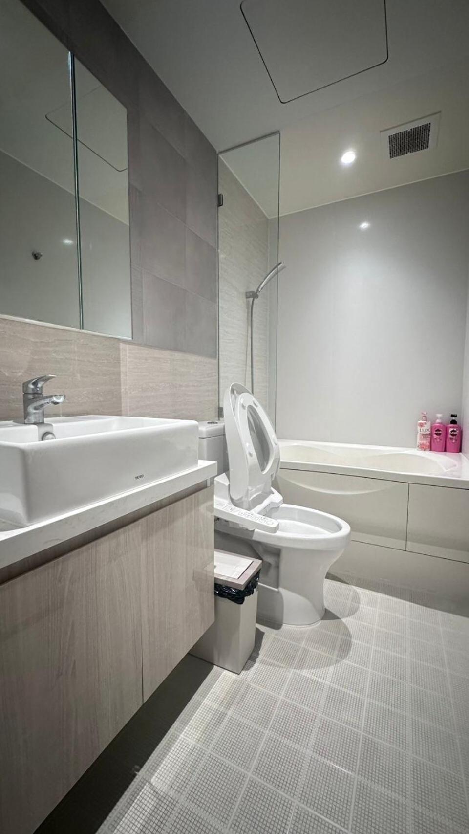 Paradise Condo-perfect Location Bangkok