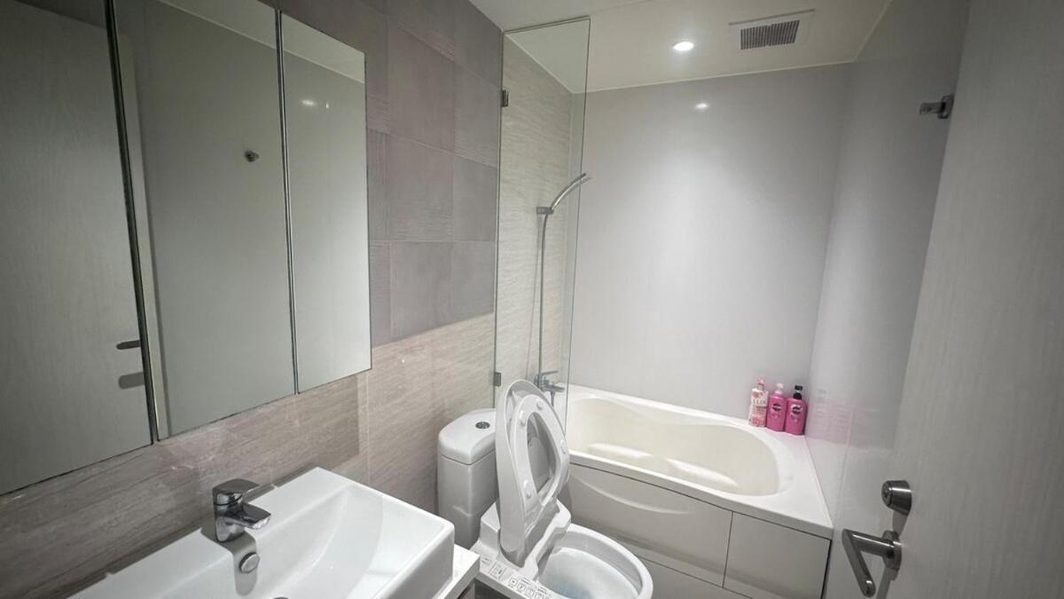 Paradise Condo-perfect Location