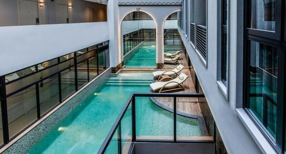 Paradise Condo-perfect Location